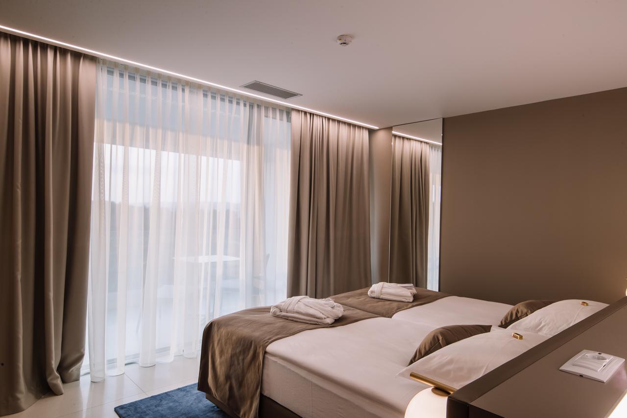 Aparthotel Joel Novalja Exteriér fotografie