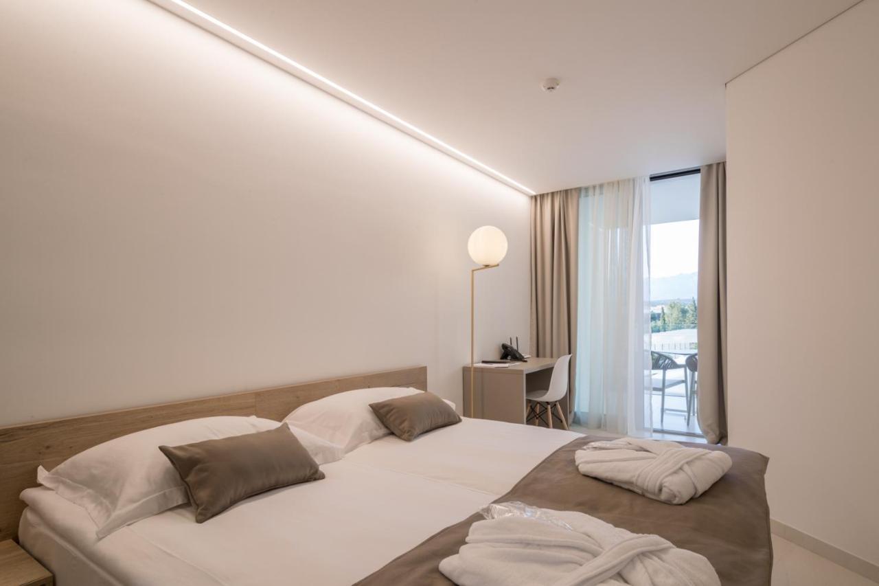 Aparthotel Joel Novalja Exteriér fotografie